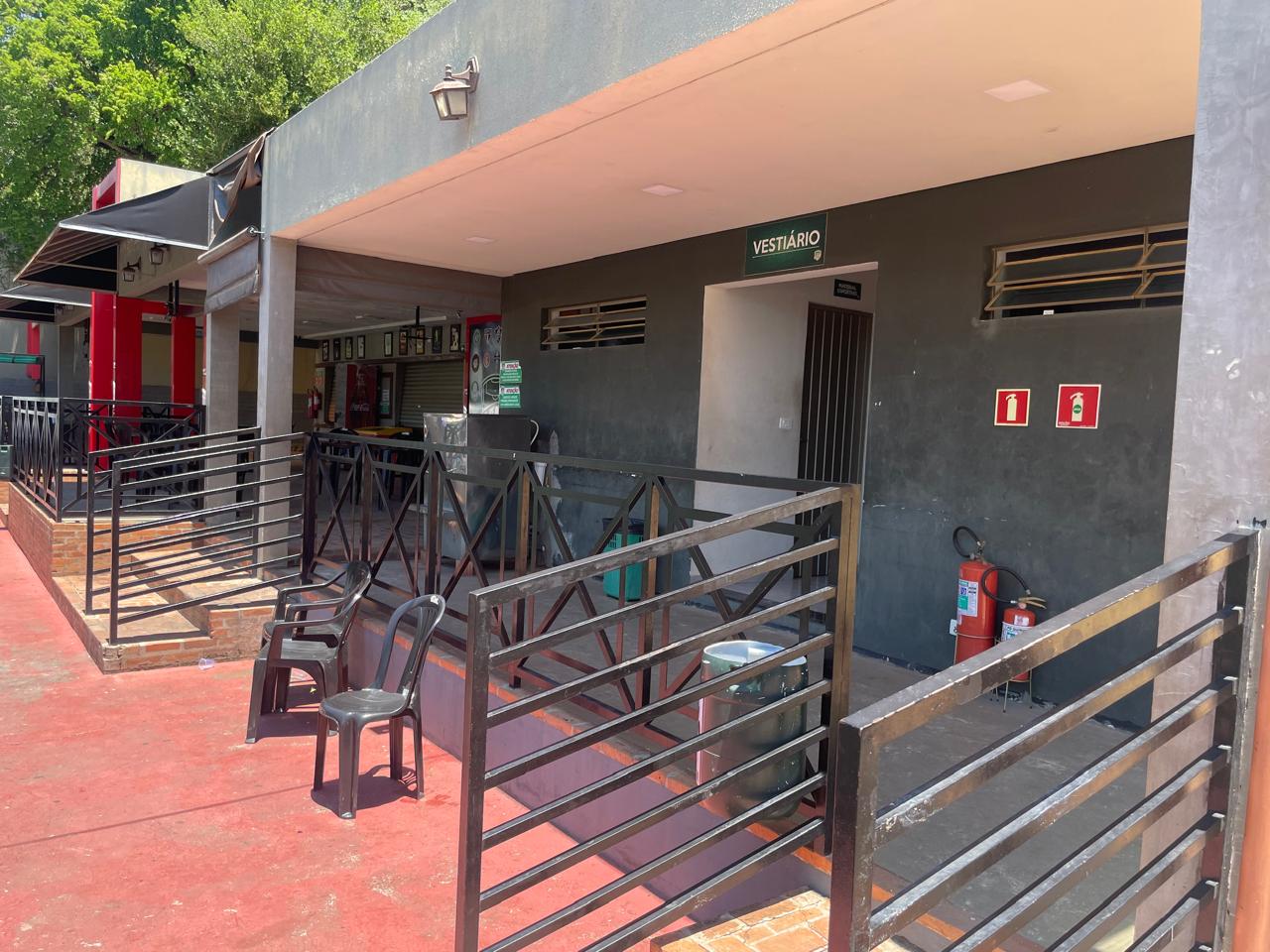 Estrutura da Arena Gol de Placa — área de convivência